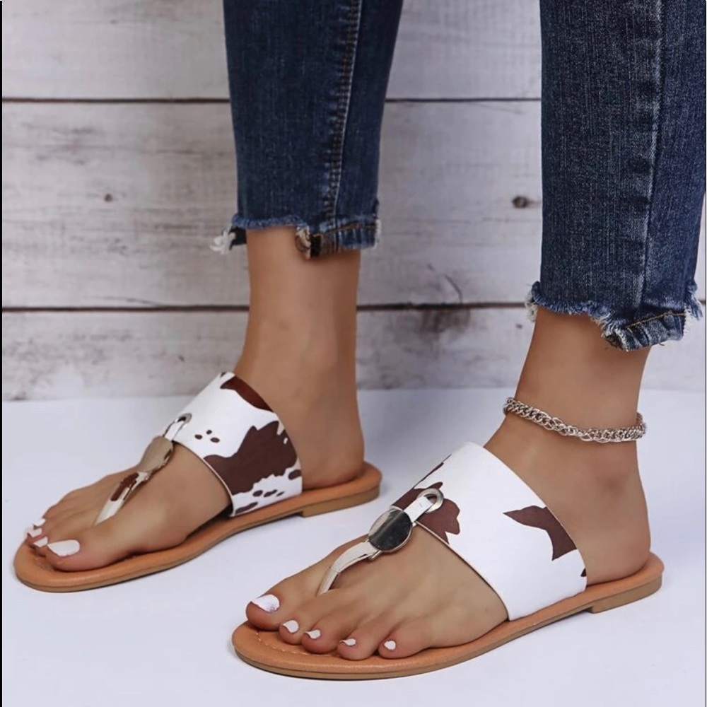 Woman’s Multi Color Animal Pattern Thong Sandals - Picture 4 of 5